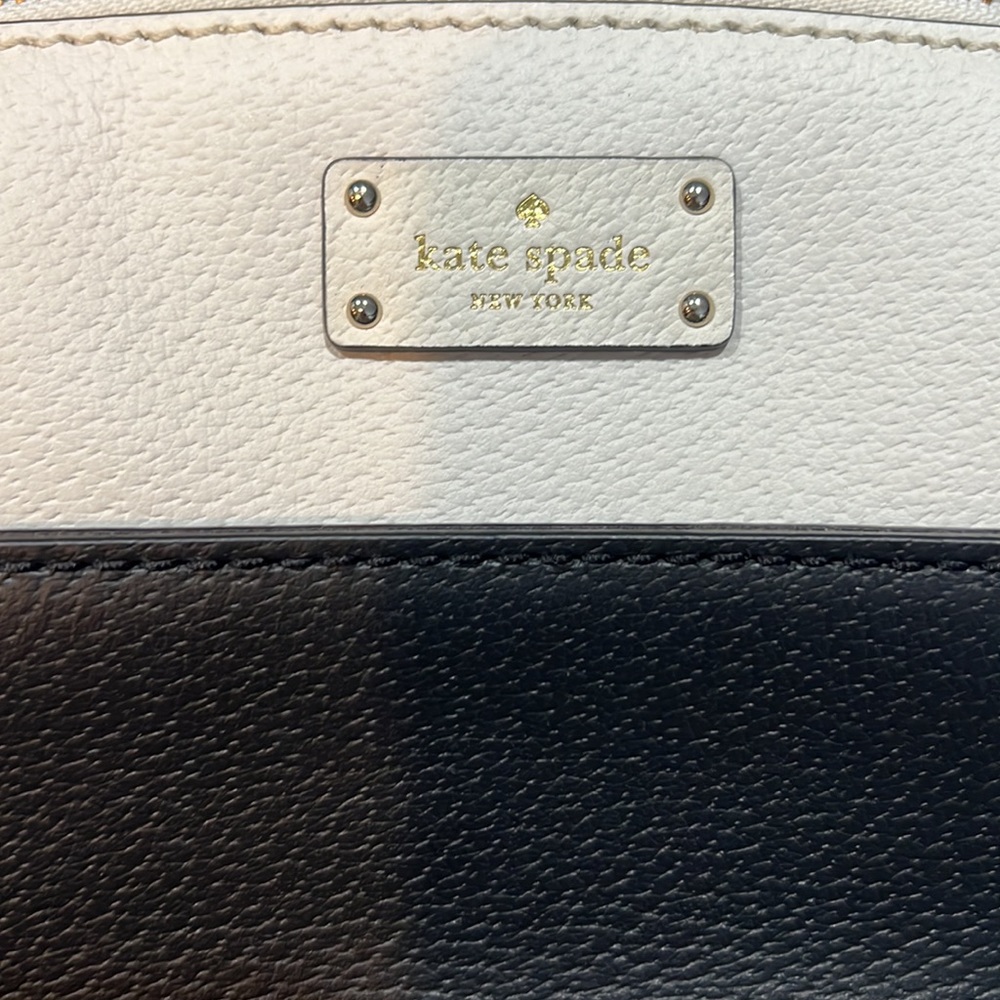 Kate Spade Crossbody - Picture 3 of 10